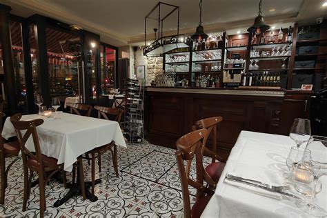 BISTRO V, Paris .